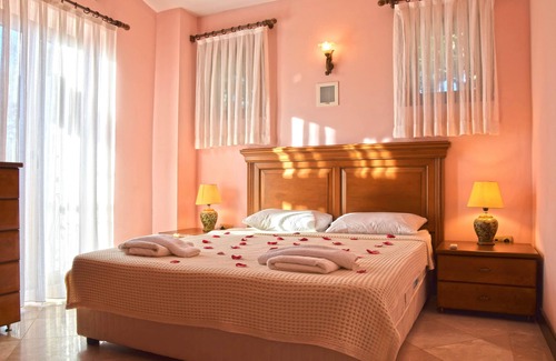 Oludeniz Villa | Villa de piedra rústica con piscina privada y gran jardín cerrado - WIFI GRATIS