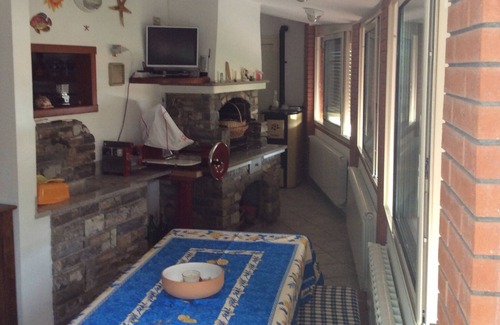 Vallecrosia Apartamento | Taberna rústica en el anexo a pocos minutos del mar.