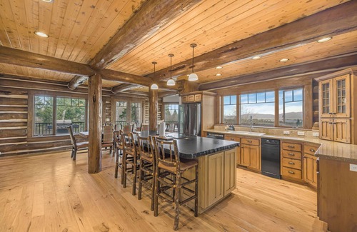 Island Park Cabina | Rustic Timber -Log Cabin Luxury -Yellowstone Vibes