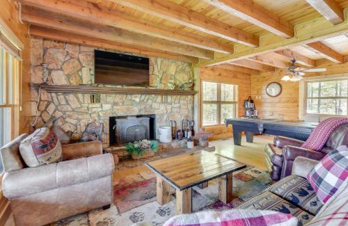 Topton Casa | Rustic Topton Cabin with Game Room and Private Hot Tub