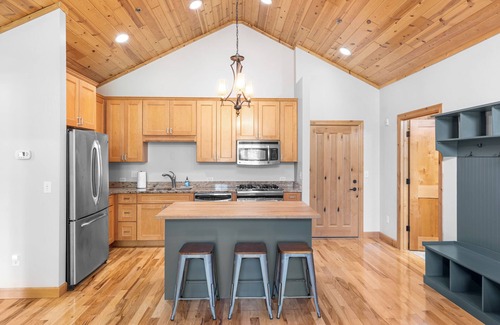 Green Lake Condominio | Rustic, Updated 2bed/2bath condo with WiFi and AC in beautiful Green Lake