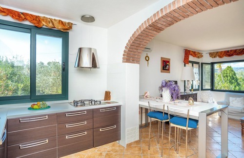 Cala Liberotto Villa | Rústica villa con Wi-Fi, aire acondicionado y hermoso jardín