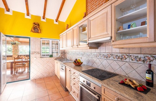 Albufeira Villa | Rustic villa w/ garden & BBQ, Alcaria
