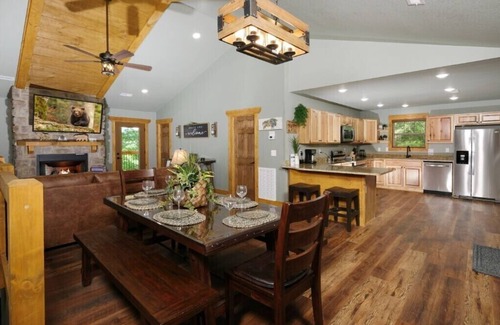 Wears Valley Cabina | Rustic Waters - NEW! Theater room - Private indoor pool