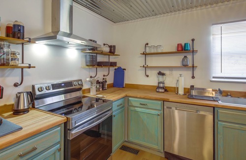 Lupton City Casa | Rustic Whitwell Home w/ Grill, Near State Parks!
