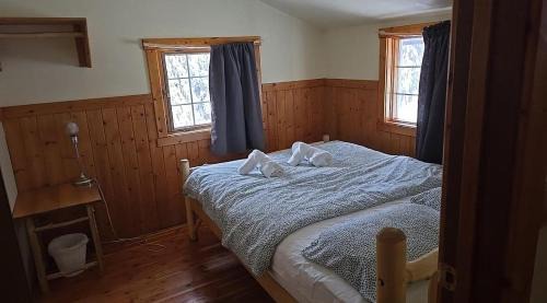Columbia Valley Chalet De Esquí | Rustic Woodland Cabin at Beaverfoot