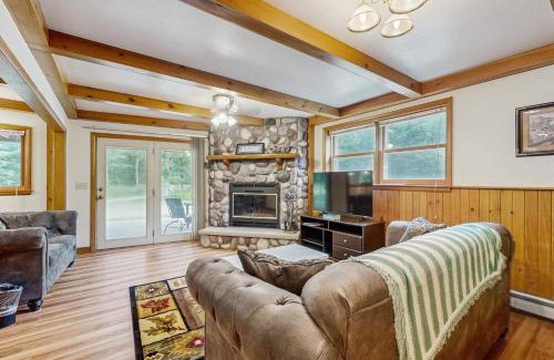 Friendship Casa | Rustic Woodland Retreat