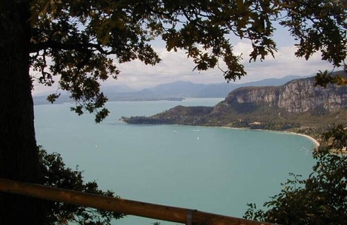 Costermano Casa | Amplia casa de piedra con vistas al lago y piscina en el sureste del Lago de Garda