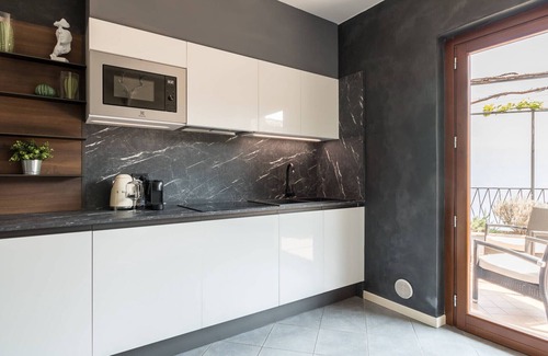 Gardola Apartamento | Rustico Minichèto -La Vigna: lovely apartment wit lake view balcony