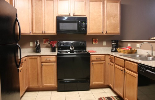 Pigeon Forge Condominio | Condominio recientemente amueblado de 2 habitaciones y 2 baños en Parkway en Pigeon Forge