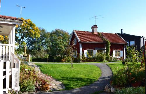 Orebro Casa | Rustik gäststuga med lantlig känsla nära Örebro city
