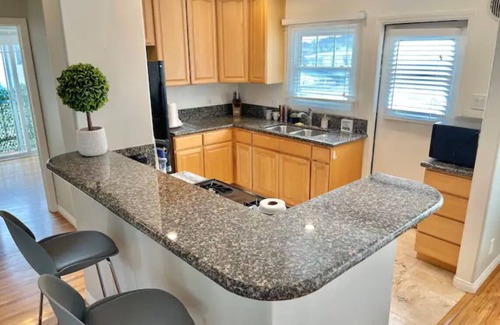 Coastal San Pedro Apartamento | RustlingLeaves.Kg&Qn.2ndFlrGarageLaundry
