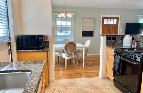 Coastal San Pedro Apartamento | RustlingLeaves.Kg&Qn.2ndFlrGarageLaundry