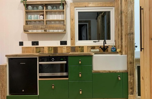 Sidlesham Casa | Rusty - Shepherds hut sleeps up to 4