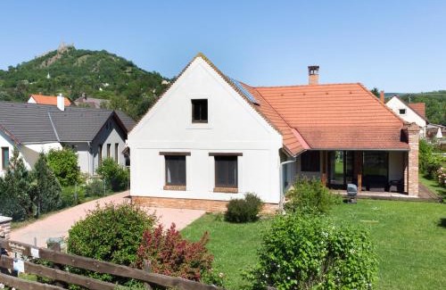 Szigliget Casa | Rusztikus Nyaralóház