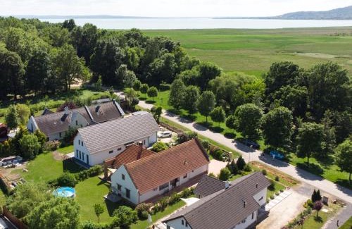 Szigliget Casa | Rusztikus Nyaralóház