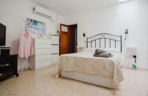 Aguimes Casa | Ruta del Perenquén by Villas Rivero