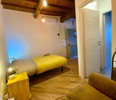 Gallarate Apartamento | Ruti's House - Monolocale con travi a vista vicino Malpensa e Milano Rho Fiera