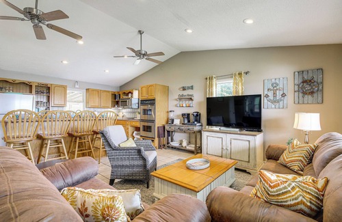 Rutledge Casa | Rutledge Hilltop Home on Cherokee Lake w/ Decks!