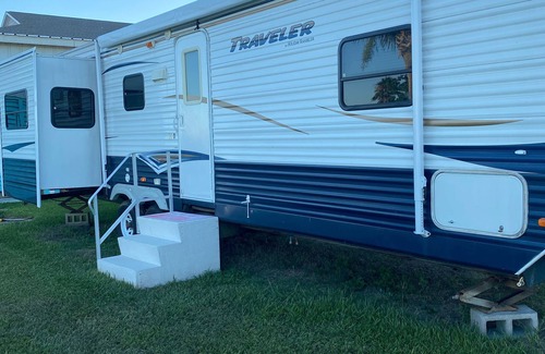 Crystal Beach Casa | RV 1 of 2 on Canal and 1/2 mi from Beach (Private Lot)