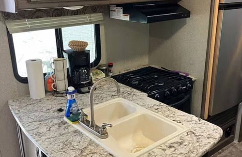 Forks Casa | RV in charming Forks with WiFi, AC. Happy travel and 1 block from Bella’s house!