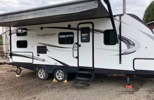 Forks Casa | RV in charming Forks with WiFi, AC. Happy travel and 1 block from Bella’s house!