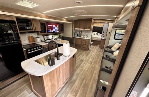 River Ranch Casa | RV in River Ranch, fully equipped, WiFi, Fire pit, outdoor games