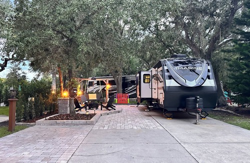 River Ranch Casa | RV in River Ranch, fully equipped, WiFi, Fire pit, outdoor games