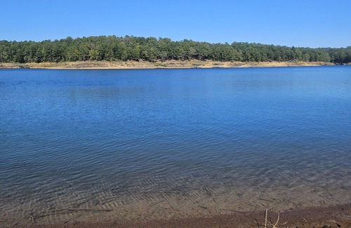 Drasco Alquiler De RV | RV parking spot on the lake!