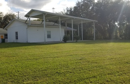 Inverness Alquiler De RV | RV site on Withlacoochee bike trail 46 miles long