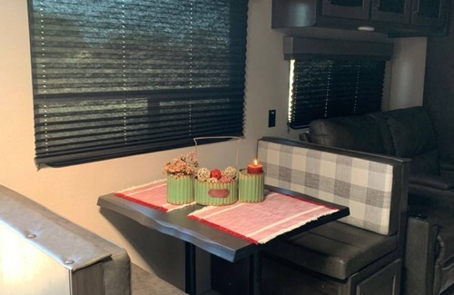 Park City Casa | RV Travel Trailer The Scenic Route