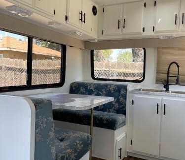 Moreno Valley Otro | RV2 Stunning RV Private Netflix FreeParking