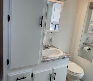 Moreno Valley Otro | RV2 Stunning RV Private Netflix FreeParking