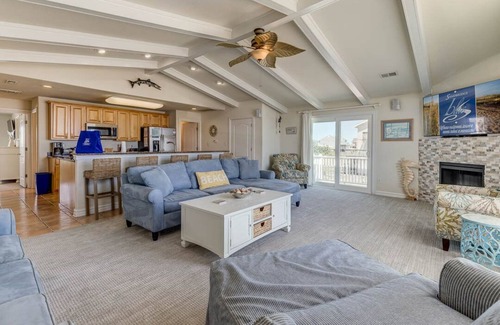 Sandbridge Casa | RVAcation | 98 pies de la playa | Piscina privada, jacuzzi
