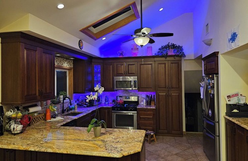 Old Bethpage Casa | Ryder cup 3-bedroom house pool hot tub AC in Plainview off greenbelt path