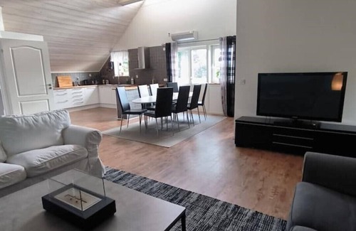 Bastad Municipality Otro | Rymligt med Utsikt Över by och hav
