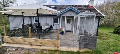 Brastad Casa | Rymligt sommarhus i Lahälla med 400 meters gångväg till havet