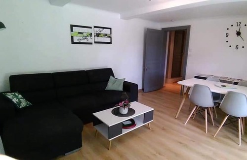 Sarraziet Casa | Séjour à 2 avec Jacuzzi, Massages disponibles