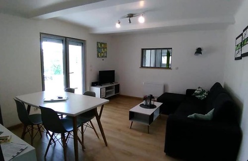 Sarraziet Casa | Séjour à 2 avec Jacuzzi, Massages disponibles