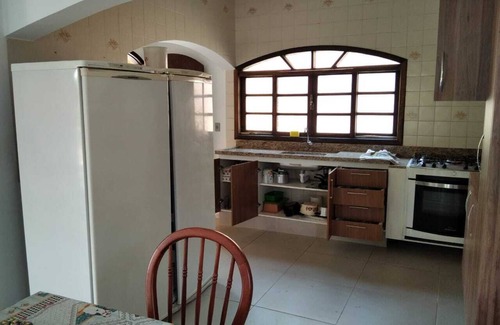 Salesopolis Casa | Sítio com Piscina, Campo, Lago Para Pesca e Acomodações Excelentes
