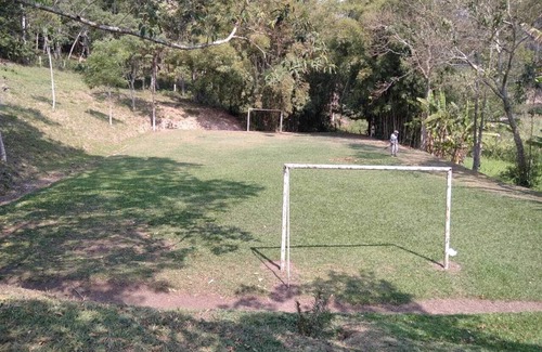 Salesopolis Casa | Sítio com Piscina, Campo, Lago Para Pesca e Acomodações Excelentes