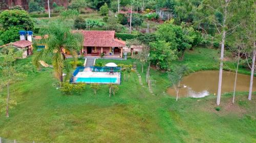Salesopolis Casa | Sítio com piscina e lago