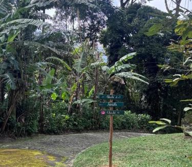 Guapimirim Casa | Sítio Pajuçara - Chalé 2 - Dentro do Parque Nacional da Serra dos Órgãos - Acesso ao açúde e cachoeira dentro da propriedade