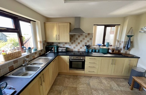 Cemaes Bay Casa | Sŵn y Nant Modern Coastal Cottage, Cemaes Bay, Anglesey