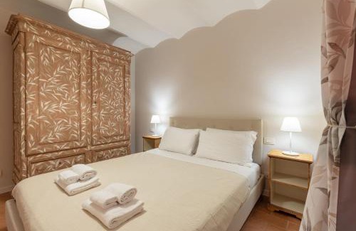 Sant' Ambrogio Apartamento | S.Ambrogio Courtyard in Florence-hosted by Thinah
