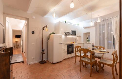 Sant' Ambrogio Apartamento | S.Ambrogio Courtyard in Florence-hosted by Thinah