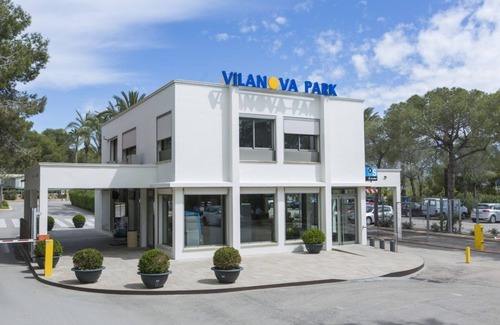 Vilanova I la Geltru Chalet De Esquí | S No 800 (4 adults + 2 children)