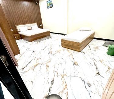 Varanasi Casa | S R Guest House
