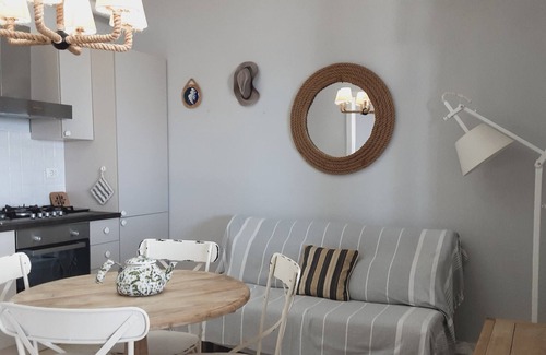 Santa Reparata Apartamento | S. Reparata - Cozy three-room apartment with sea view - IUN Q8453