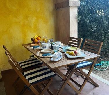 Maddalenedda Casa | Sa domu e su sole
